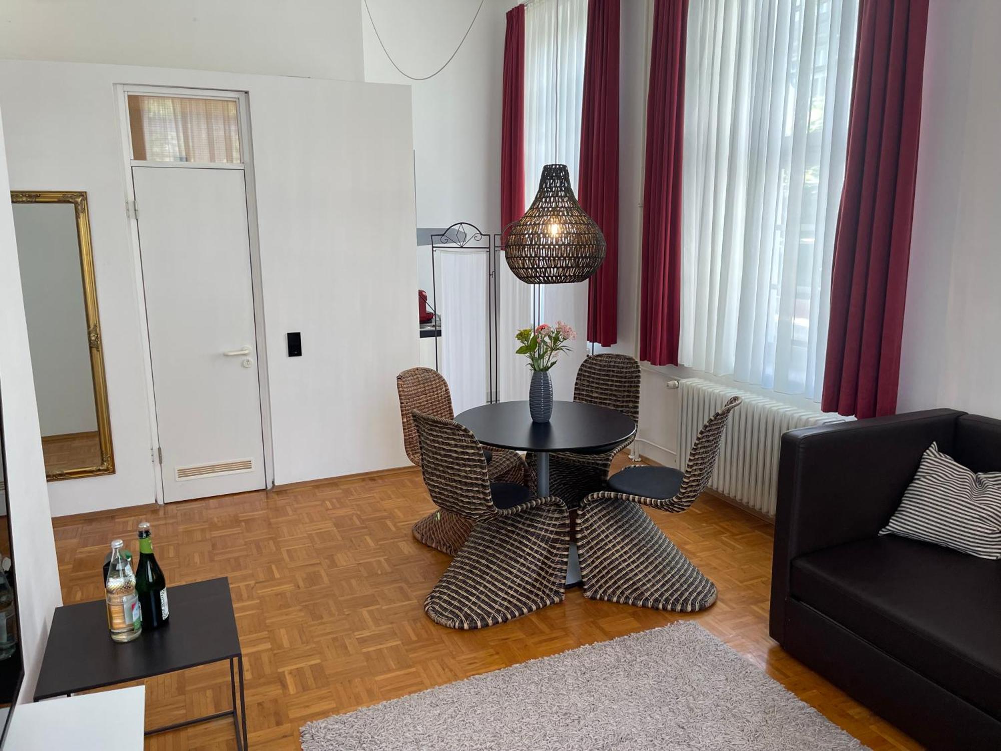 Whliving - Apartments & Studios In Констанц Екстер'єр фото